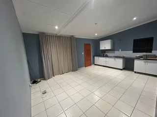 2 BEDROOM COTTAGE AVAILABLE FOR RENT IN  SOPHIATOWN, JOHANNESBURG