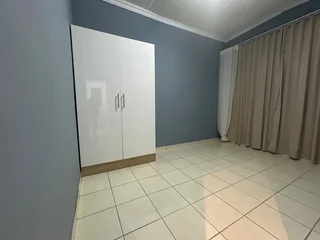 2 BEDROOM COTTAGE AVAILABLE FOR RENT IN  SOPHIATOWN, JOHANNESBURG