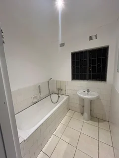 2 BEDROOM COTTAGE AVAILABLE FOR RENT IN  SOPHIATOWN, JOHANNESBURG