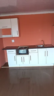 2 roomed Flat offered to rent in Zwide 1x bedroom with built-in wardrobe,ensuit (toilet and shower)