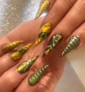 Designer Nails by Savi