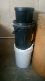 Solvent Based Excellent Quality Oil Paint Retail price is R1500