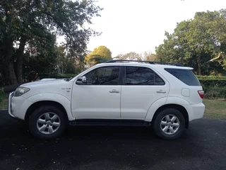 2010 Toyota Fortuner SUV