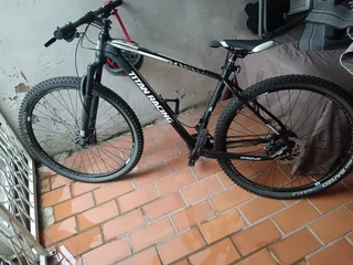  Titan Drone Dash 29er – R7,500 &#43; Free Helmet &amp; Light!