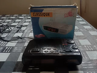  Classique AM/FM Digital Clock Radio – Brand New!