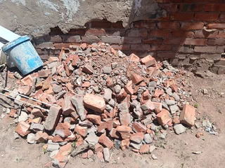 隣 Free Brick Rubble — Westcliff, Chatsworth (Durban)