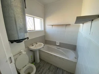 2 BEDROOM HOUSE TO RENT IN ALGOA PARK - AVAILABLE IMMEDIATELY
