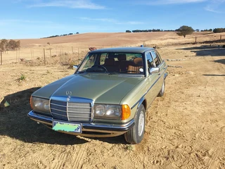 W123 280E Mercedes Benz 1984