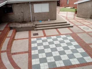 Mike the Handyman for plumbing, waterproofing, electrical, high pressure cleaning, roofing, painting