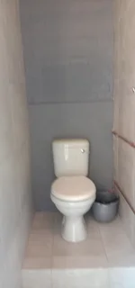 Private, secure, fully furnished outside room in Durban Nth to let to working woman or student R3900