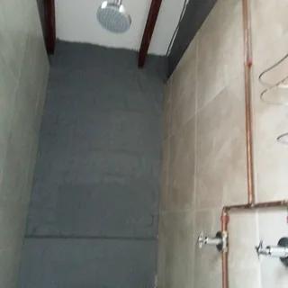 Private, secure, fully furnished outside room in Durban Nth to let to working woman or student R3900