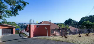 Fully-furnished bedroom to let to working woman or student in well-run Dbn/Nth house-share R4400