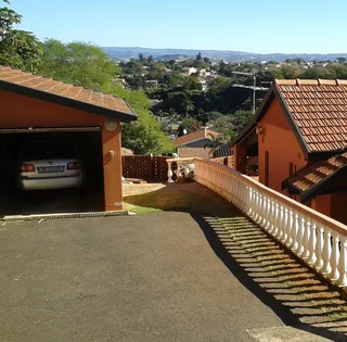 Fully-furnished bedroom to let to working woman or student in well-run Dbn/Nth house-share R4400
