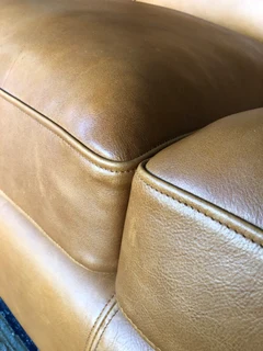 Immaculate 2pc CHOBE STYLE genuine leather lounge suite. (2.2m THREE SEATER plus 1.8m TWO SEATER)