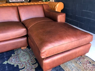 Newly manufactured (2.7m x 1.8m) full grain genuine leather L-shape daybed sofa. (SAVANNAH BROWN)