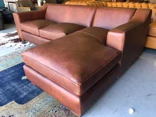 Newly manufactured (2.7m x 1.8m) full grain genuine leather L-shape daybed sofa. (SAVANNAH BROWN)