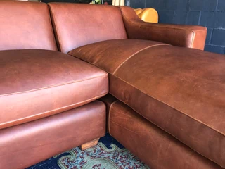 Newly manufactured (2.7m x 1.8m) full grain genuine leather L-shape daybed sofa. (SAVANNAH BROWN)