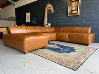Newly Manufactured  (3.2m 2.6m X 1.7m) Marconi Style Full Grain Genuine Leather U-shape Lounge Suite