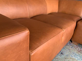 Immaculate (2.4m x 2m) genuine leather MARCONI STYLE corner unit (WITH DURABLE TOP STITCH DETAILING)