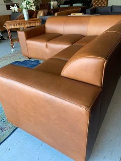 Immaculate (2.4m x 2m) genuine leather MARCONI STYLE corner unit (WITH DURABLE TOP STITCH DETAILING)
