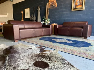 Magnificent 2pc Genuine Leather Marconi Style Lounge Suite (2 & 3 Seater) Naku Oxblood Brown.
