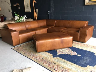 Newly manufactured 2.8m x 2.8m genuine leather MARCONI STYLE corner unit &#43; large modular ottoman