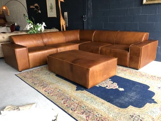 Newly Manufactured 2.8m X 2.8m Genuine Leather Marconi Style Corner Unit &#43; Large Modular Ottoman