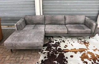 Newly manufactured &amp; large (3m x 1.7m) Zambezi genuine leather CONTEMPORARY DESIGN daybed unit.