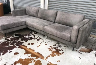 Newly manufactured &amp; large (3m x 1.7m) Zambezi genuine leather CONTEMPORARY DESIGN daybed unit.