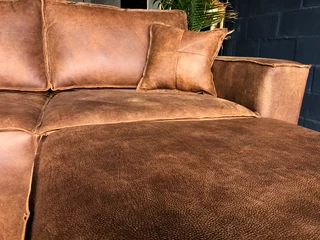 Brand new 2.8m Zambezi genuine leather MARCONI STYLE couch &#43; Modular ottoman (FULL EXOTIC GRAIN)