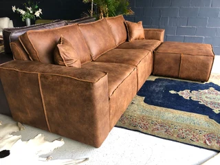Brand new 2.8m Zambezi genuine leather MARCONI STYLE couch &#43; Modular ottoman (FULL EXOTIC GRAIN)