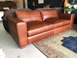 (ON PROMOTION) Stunning 2pc CHOBE STYLE genuine leather lounge suite. Brand new (3 &amp; 2 seater)