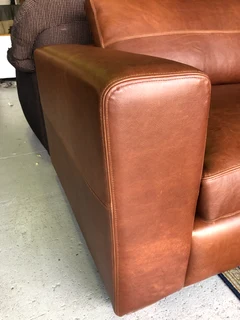 (ON PROMOTION) Stunning 2pc CHOBE STYLE genuine leather lounge suite. Brand new (3 &amp; 2 seater)