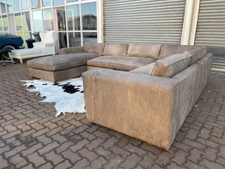 Massive &amp; Modern (3.5m X 3m X 1.7m) Full Zambezi Genuine Leather U-shape Lounge Suite, Brand New