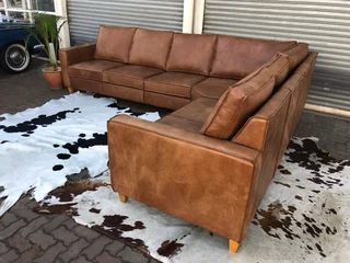 Brand New (3.2m X 2.7m) Zambezi Brown Genuine Leather Corner Lounge Suite. (100% Full Exotic Grain)
