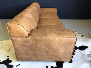 MASSIVE &amp; BULKY 2.6m MARCONI STYLE Zambezi genuine leather couch &#43; modular daybed/ottoman.