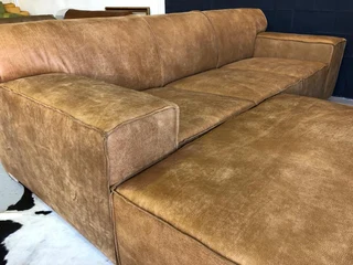 MASSIVE &amp; BULKY 2.6m MARCONI STYLE Zambezi genuine leather couch &#43; modular daybed/ottoman.