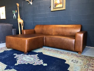 (on Promotion) Newly Manufactured 2.2m Genuine Leather Marconi Style  couch &#43; Versatile Ottoman