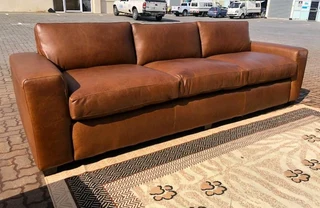 Brand New &amp; Large 2.8m  full Grain Gameskin Genuine Leather Casa Design Five Seater Couch.