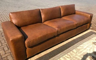 BRAND NEW &amp; LARGE 2.8m  full grain gameskin genuine leather CASA DESIGN five seater couch.