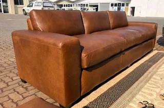 BRAND NEW &amp; LARGE 2.8m  full grain gameskin genuine leather CASA DESIGN five seater couch.