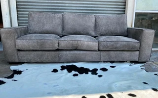 Brand new 3m Zambezi genuine leather CASA DESIGN large five seater couch, (ZAMBEZI GRAPHITE GREY)