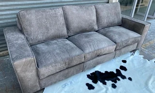 Brand new 3m Zambezi genuine leather CASA DESIGN large five seater couch, (ZAMBEZI GRAPHITE GREY)
