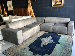 Newly manufactured 2.8m x 2.8m  Zambezi genuine leather MARCONI STYLE corner unit. (BOMBARDIER GREY