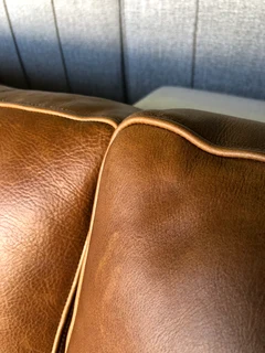 Newly manufactured (2.7m x 1.6m) full  genuine leather MODERN CASA DESIGN daybed unit, Brand new.