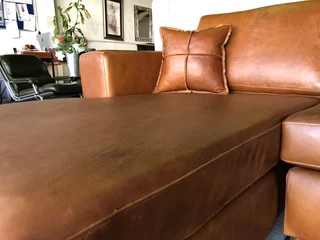 Newly manufactured (2.7m x 1.6m) full  genuine leather MODERN CASA DESIGN daybed unit, Brand new.