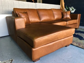 Newly Manufactured (2.7m X 1.6m) Full  genuine Leather Modern Casa Design Daybed Unit, Brand New.