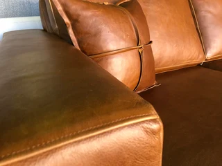 Newly manufactured (2.7m x 1.6m) full  genuine leather MODERN CASA DESIGN daybed unit, Brand new.