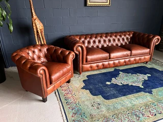 (ON PROMOTION) A timeless 2 piece genuine leather CHESTERFIELD lounge suite. (SAVANNAH BROWN)
