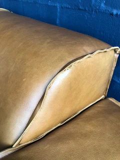 (ON PROMOTION) Brand new 2pc MARCONI STYLE  genuine leather lounge suite. (3 &#43; 2 SEATER SOFAS)